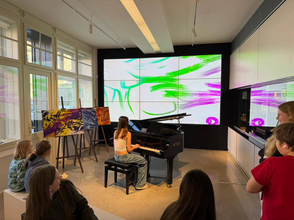 648953694_1528380359110457_6494958678188187101_n